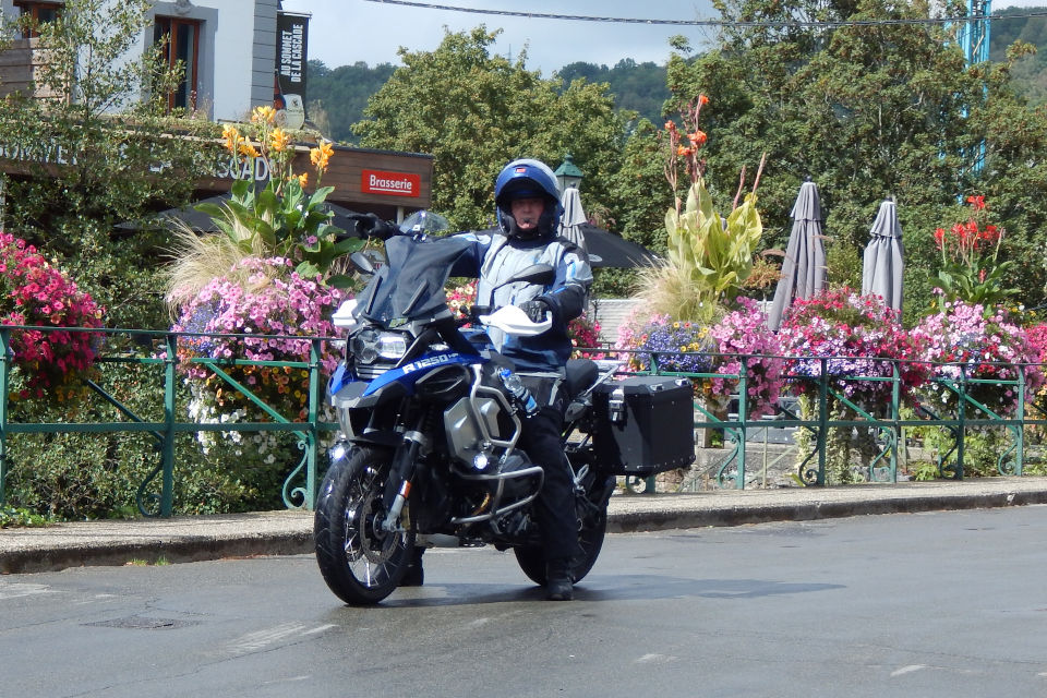 Motorrijbewijspoint Steenbergen examengarantie AVB en AVD